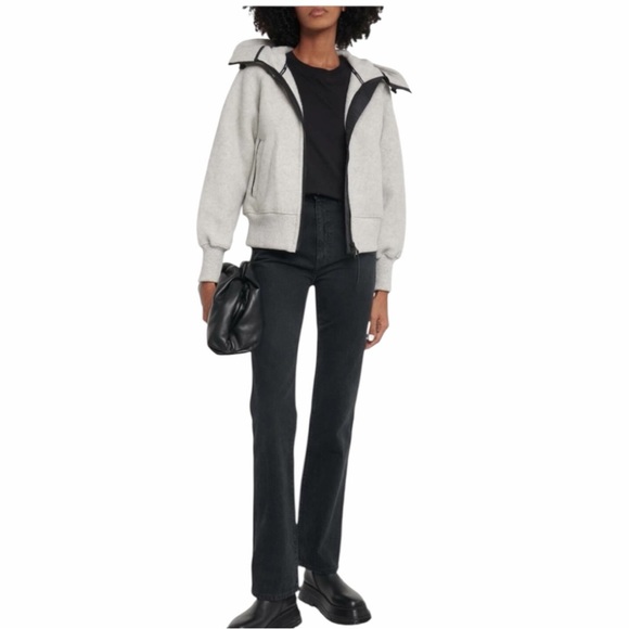 Canada Goose Jackets & Blazers - Canada Goose Women’s Kind Fleece Chilliwack Bomber  Mist Grey Size XL